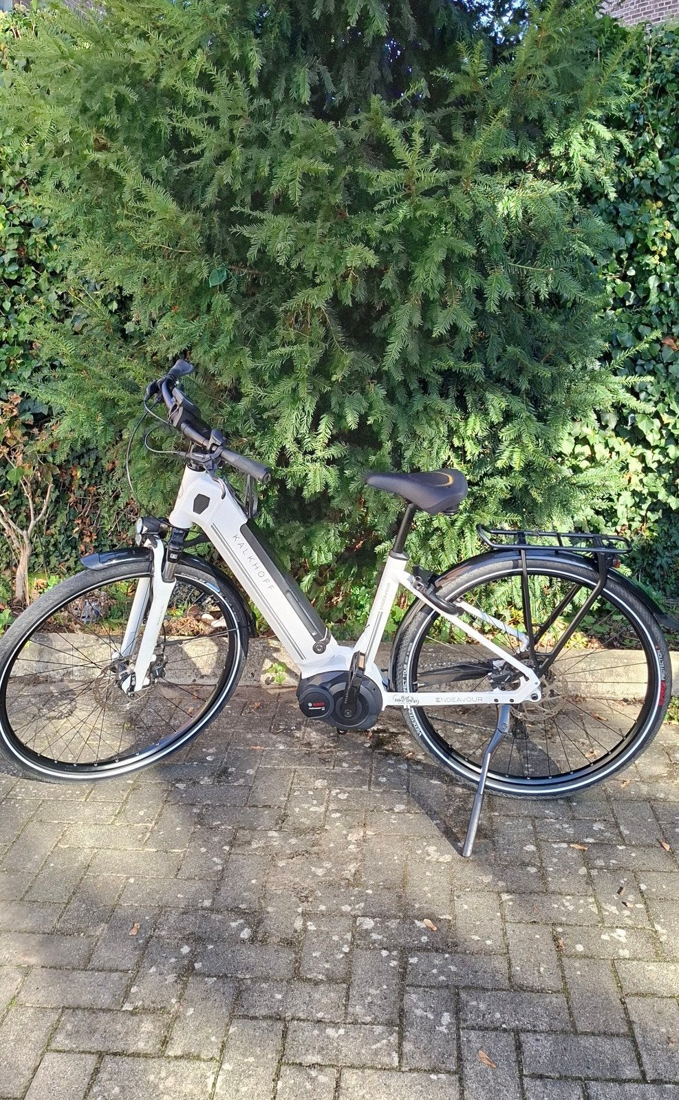 Te koop : Witte E-bike Kalkhoff Endeavour, Fietsen en Brommers, Ophalen, (Extra) lage instap, 47 tot 50 cm, Zo goed als nieuw