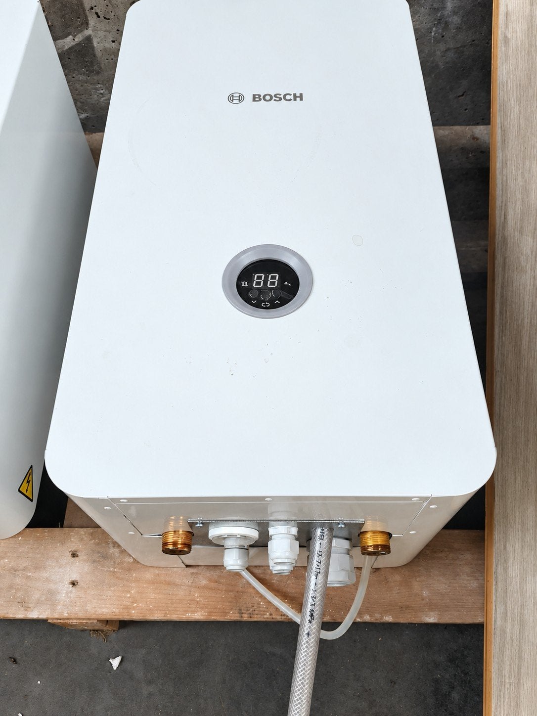 Bosch elektrische cv-ketel 12 kW, Doe-het-zelf en Bouw, Ophalen, Zo goed als nieuw