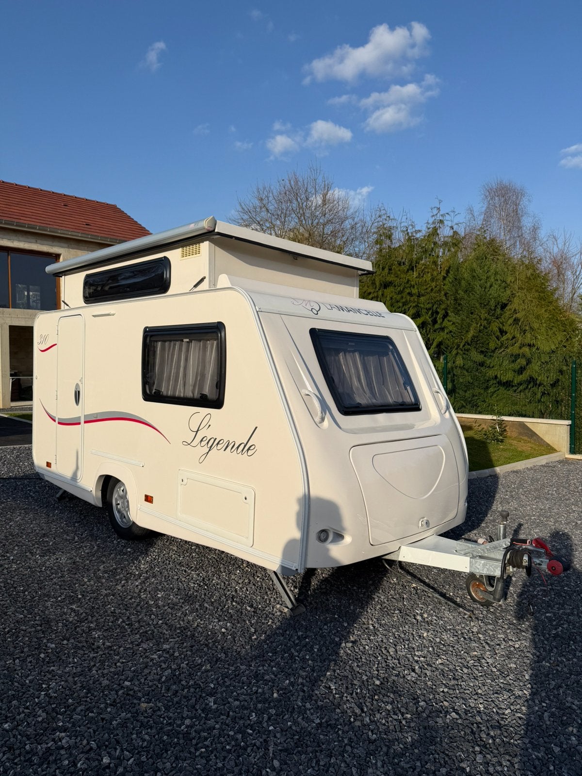 Caravane surbaisse Lamancelle, Caravanes & Camping, Caravanes, Autres marques, Coin salon convertible, 4 à 5 mètres, Roue de secours