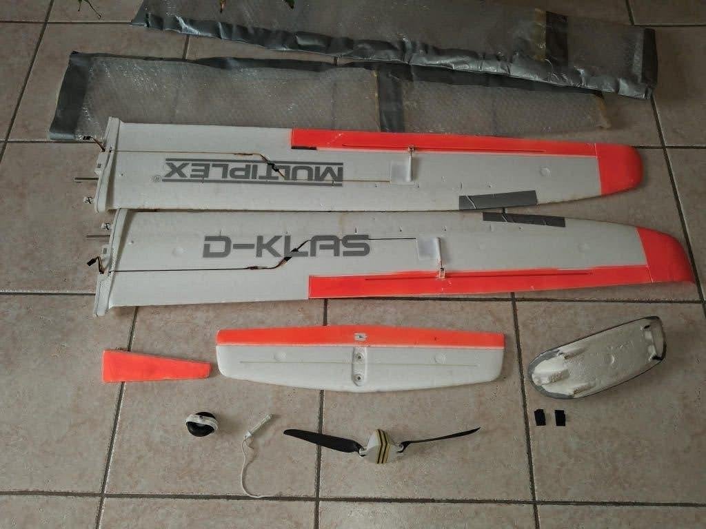 Paire aile pour planeur solius multiplex fluo, Enlèvement, Avion