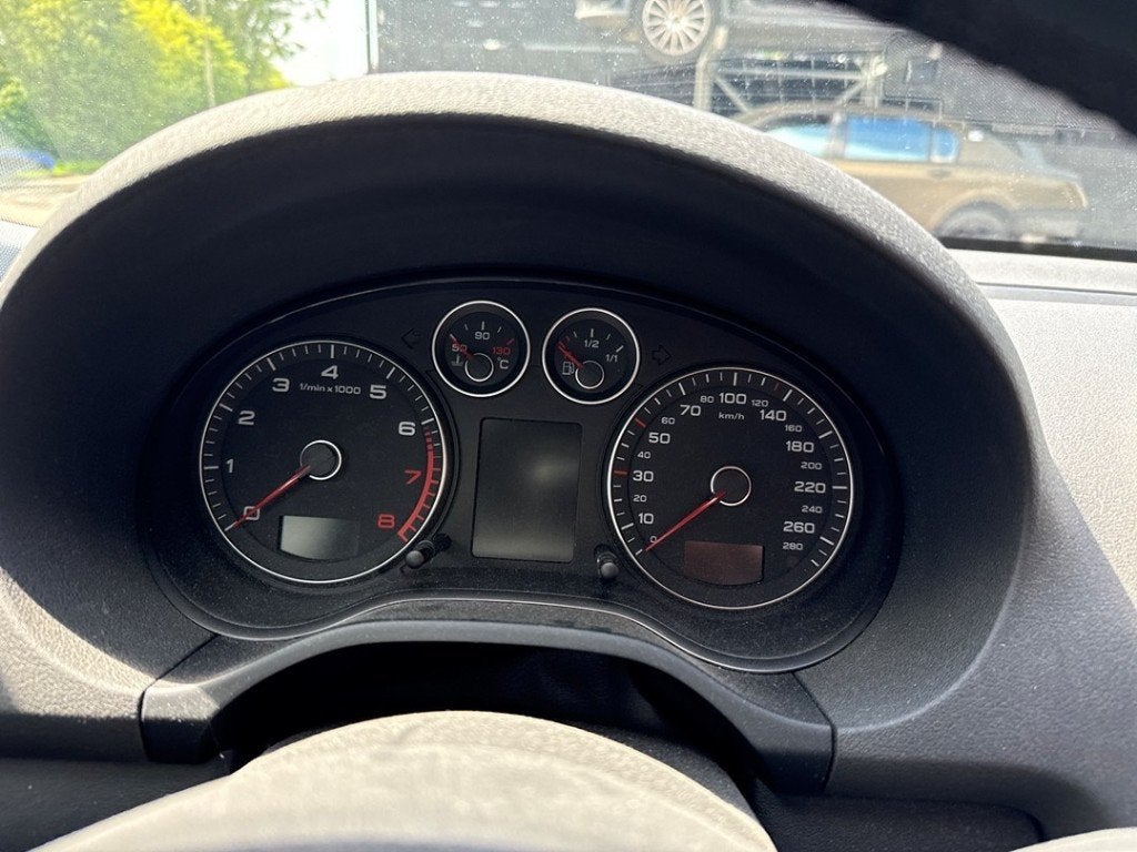 COCKPIT Audi A3 Sportback (8PA) (|8P0920932DX|8P0920932D|), Info@audi.de, Audi, Audi AG, Gebruikt