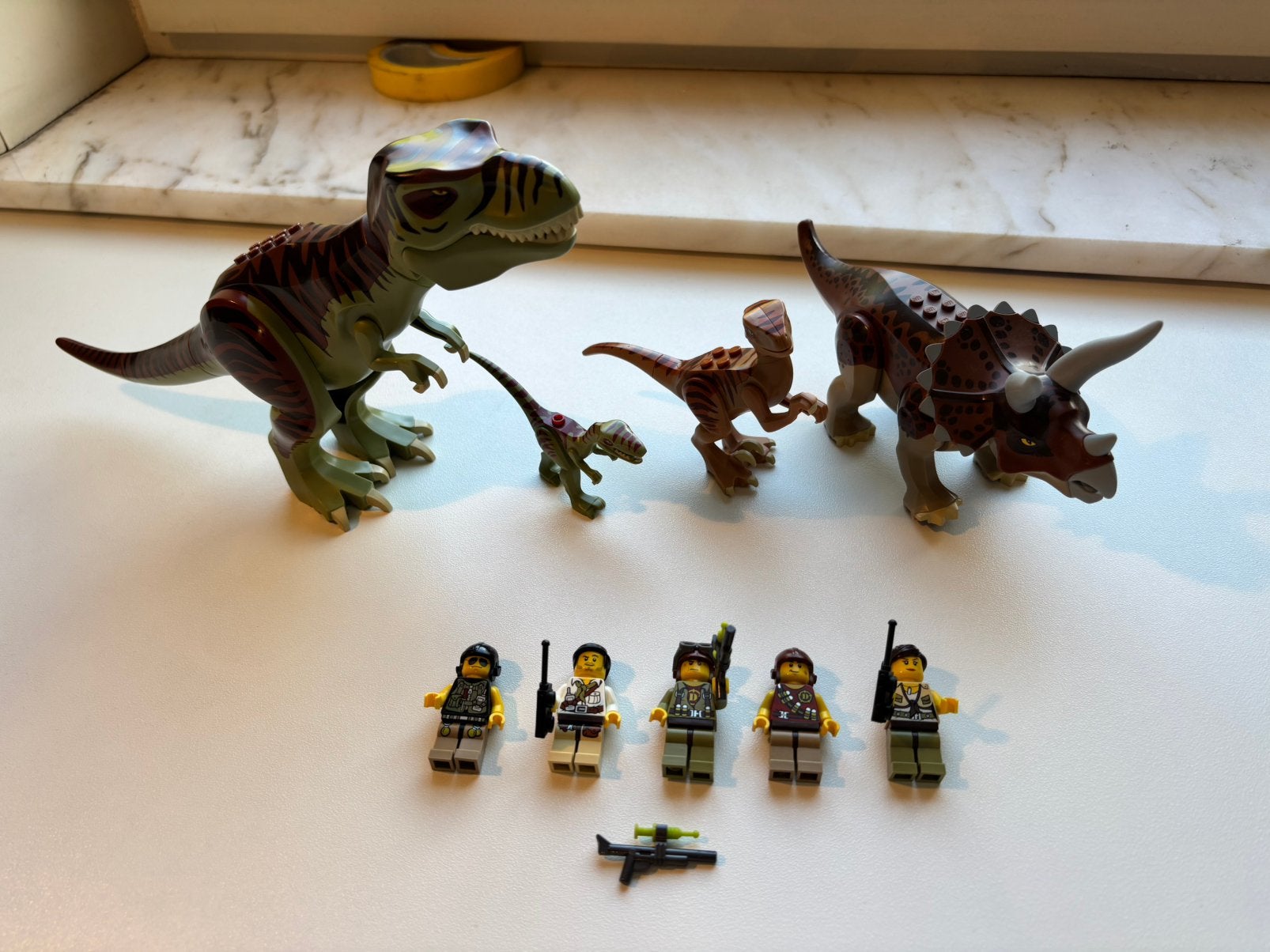 LEGO Jurassic World Dinosaures + figurines, Enfants & Bébés, Jouets | Figurines, Enlèvement ou Envoi, Comme neuf