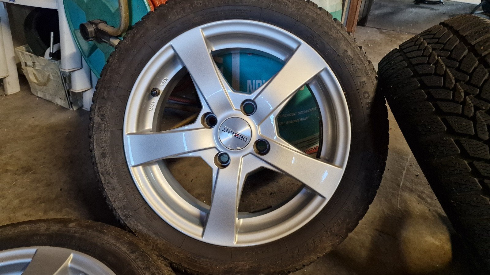 Dezent velgen met winterbanden, Ophalen, Gebruikt, 15 inch, Velg(en)