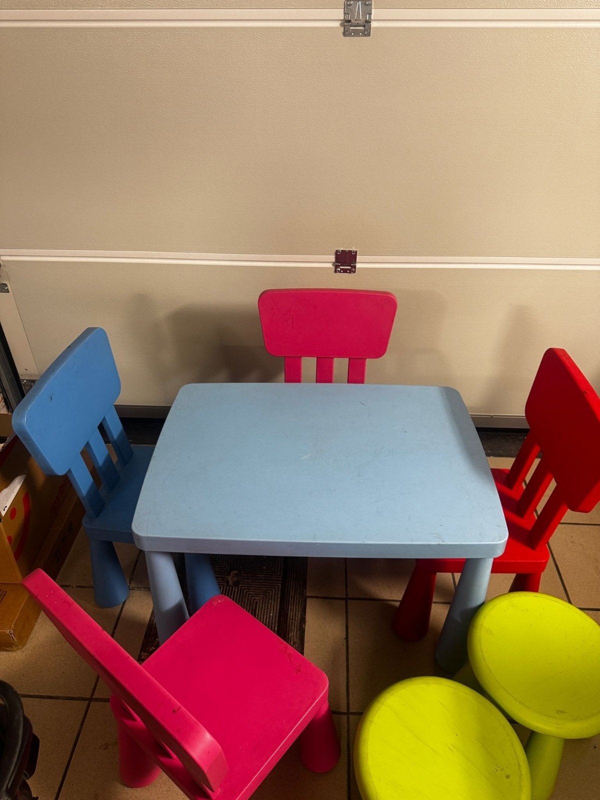 Table pour enfants avec chaises, Enlèvement, Utilisé