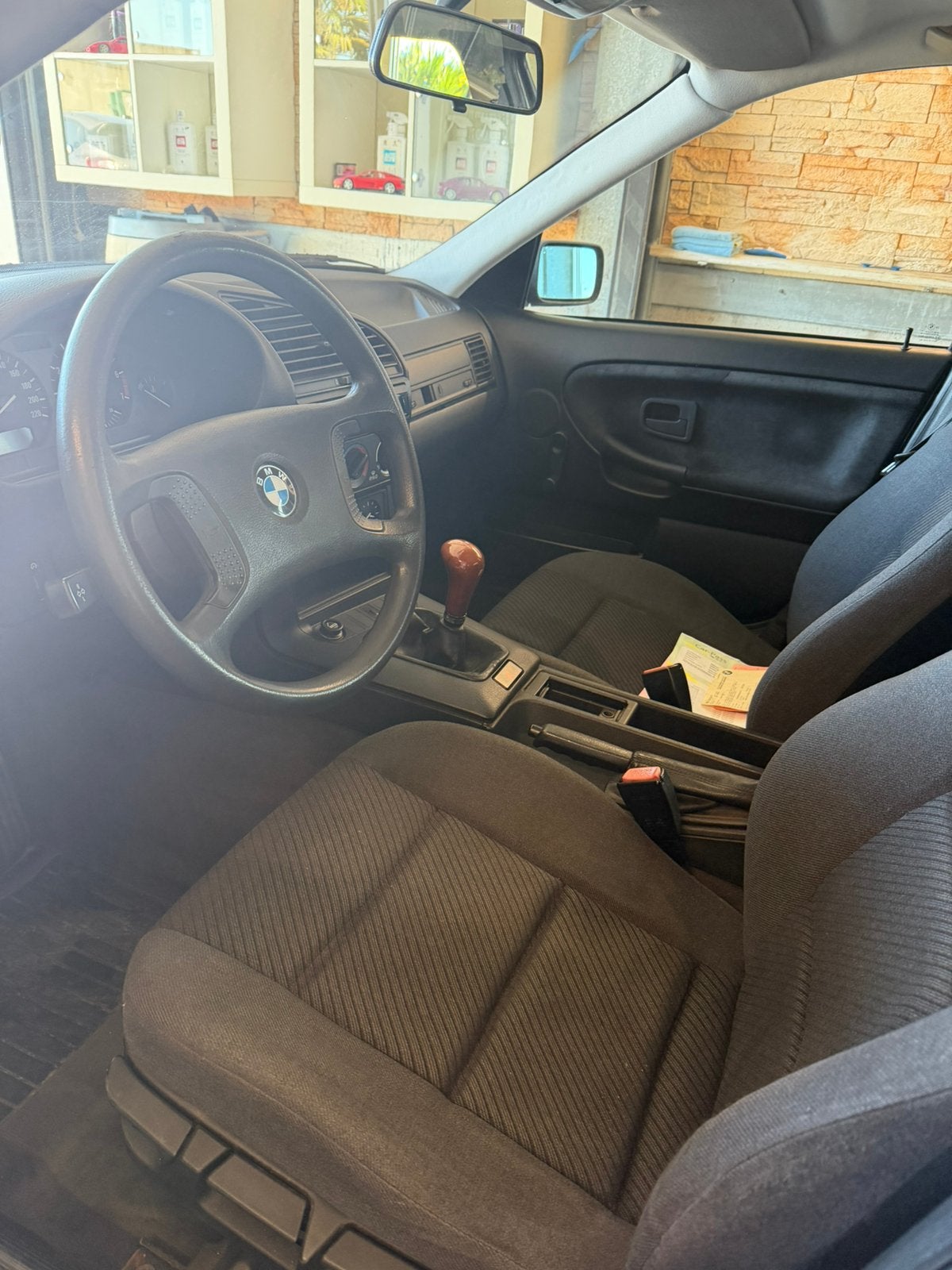Bmw 318i benzine oldtimer al gekeurd voor verkoop, foto 5