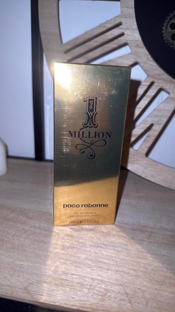 Een miljoen Paco Rabanne-parfum, Ophalen of Verzenden, Zo goed als nieuw