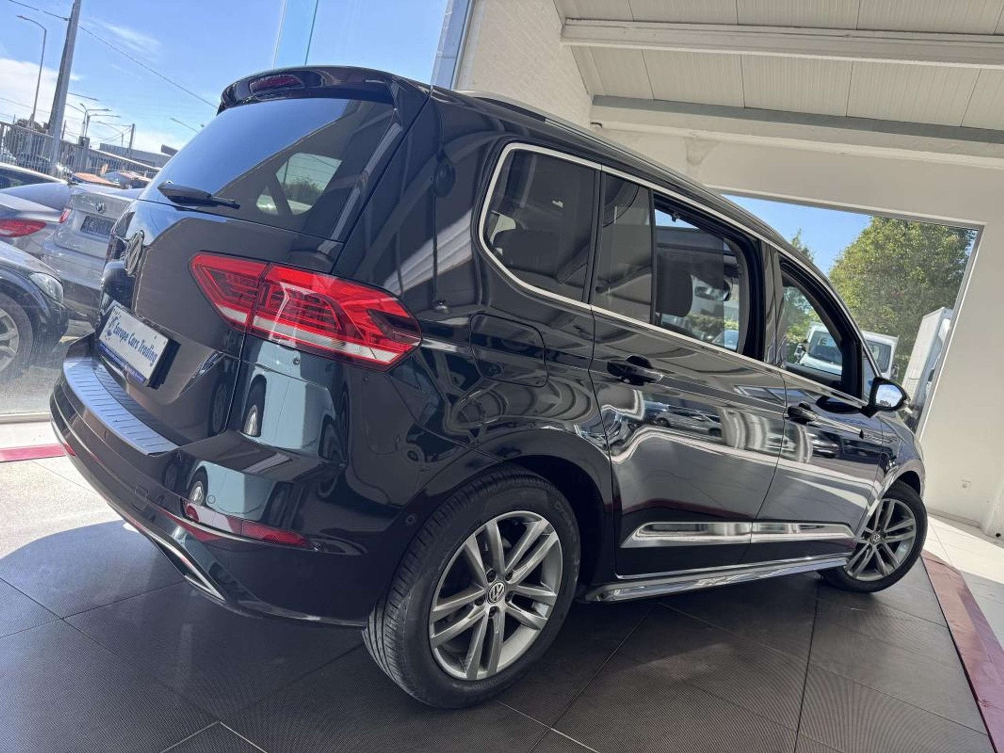 Volkswagen Touran RLINE R LINE 1.6TDI 115CH BVA DSG ALCANTAR, Autos, Achat, Entreprise, 7 places, 116 ch
