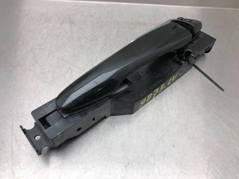 PORTIERGREEP BUITEN LINKS VOOR Nissan Micra (K14) (|22134|), Gebruikt, Voor, Nissan