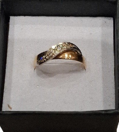 kleine 18 KT gouden damesring, Handtassen en Accessoires, Ringen, Gebruikt, B, Ophalen of Verzenden, Dame