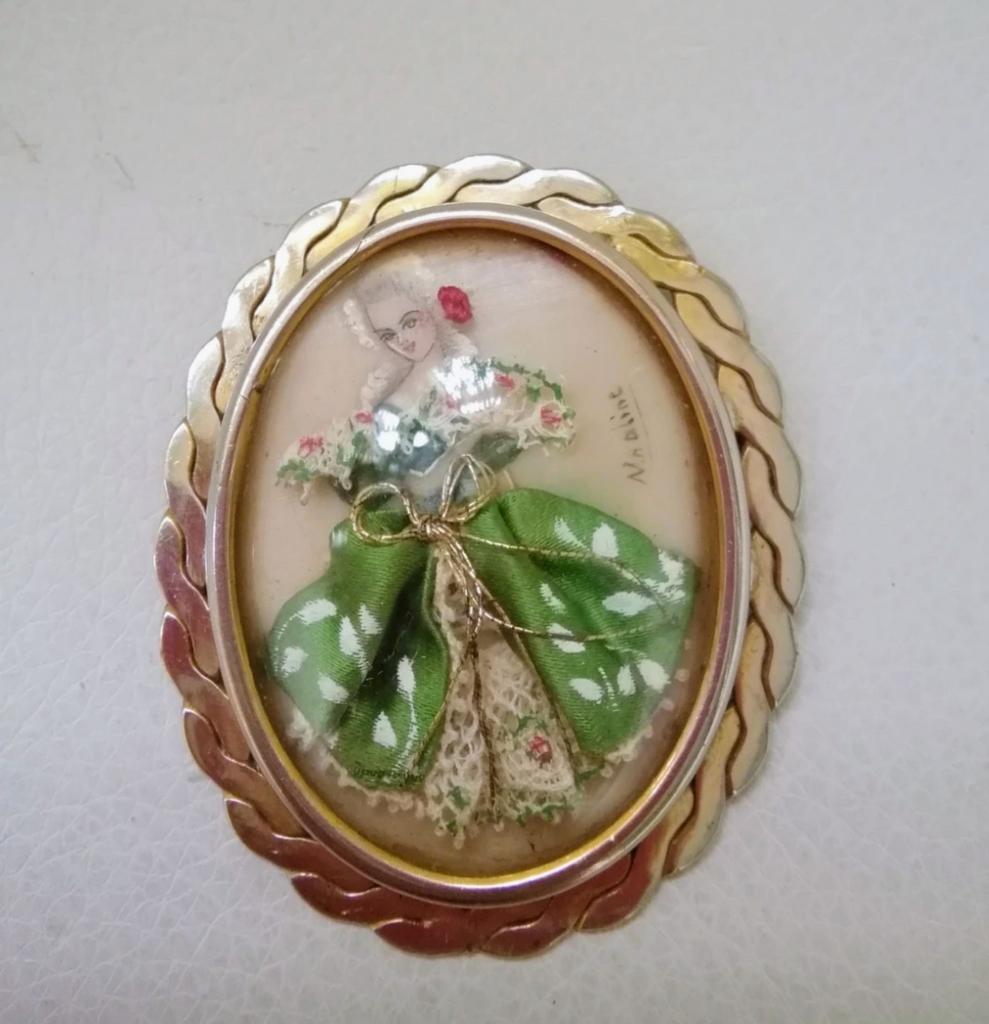 Broche Paris Depose vintage signée peinte main, Enlèvement ou Envoi, Comme neuf