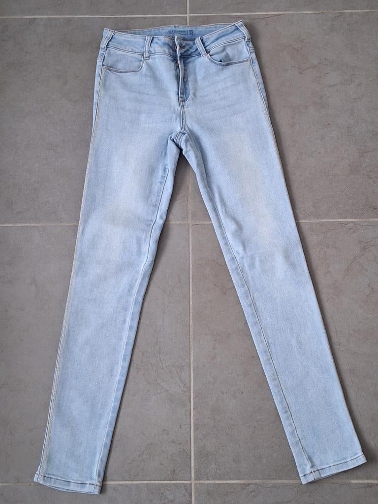 Jeans avec de belles coutures latérales taille 36, Vêtements | Femmes, Jeans, Enlèvement
