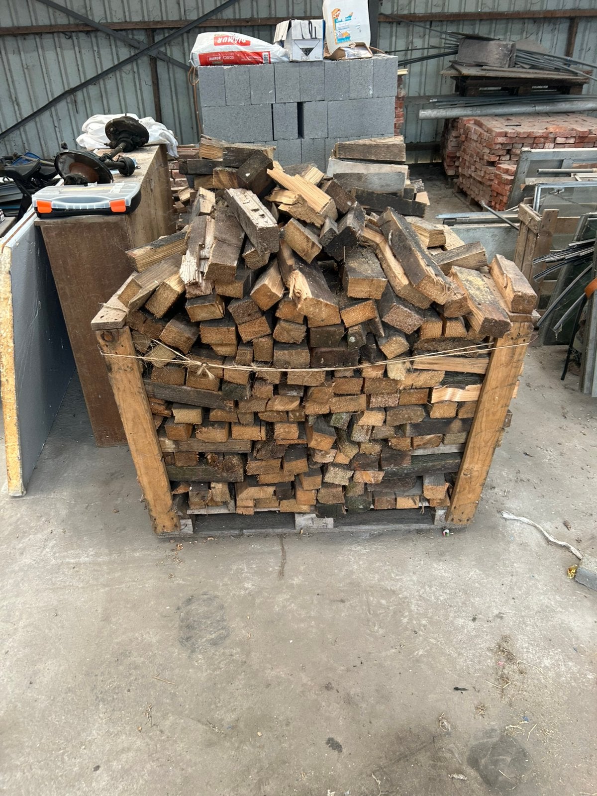 Brandhout 2 kuub, Moins de 3 m³, Enlèvement, Autres essences de bois, Bûches