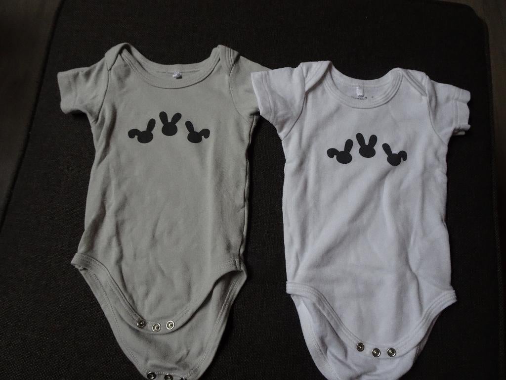 2 barboteuses à manches courtes (Dreambaby) Taille 62-68, Garçon ou Fille, Enlèvement ou Envoi, Costume, Dreambaby