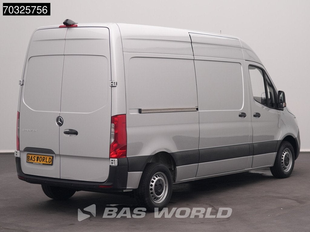 Mercedes Sprinter 215 CDI Automaat 150pk L2H2 MBUX Camera Ai, Automaat, Stof, Gebruikt, 4 cilinders