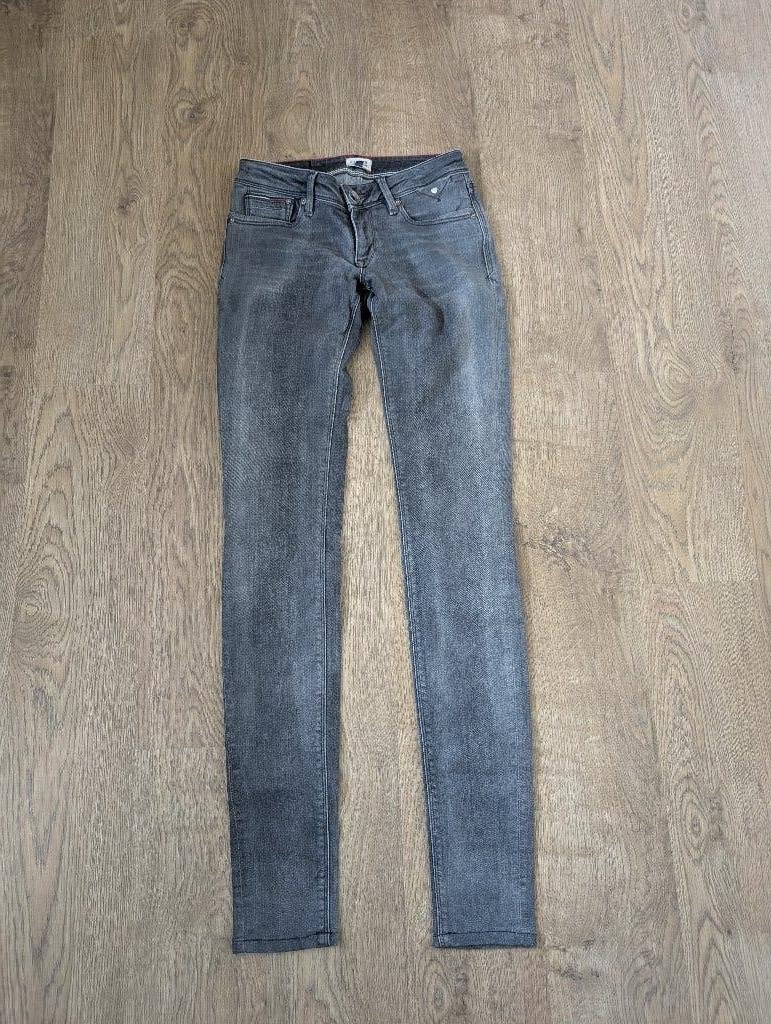 Tommy Hilfiger damesjeans maat 25 lengte 34, Kleding | Dames, Spijkerbroeken en Jeans, Ophalen, Tommy hilfiger, Overige jeansmaten