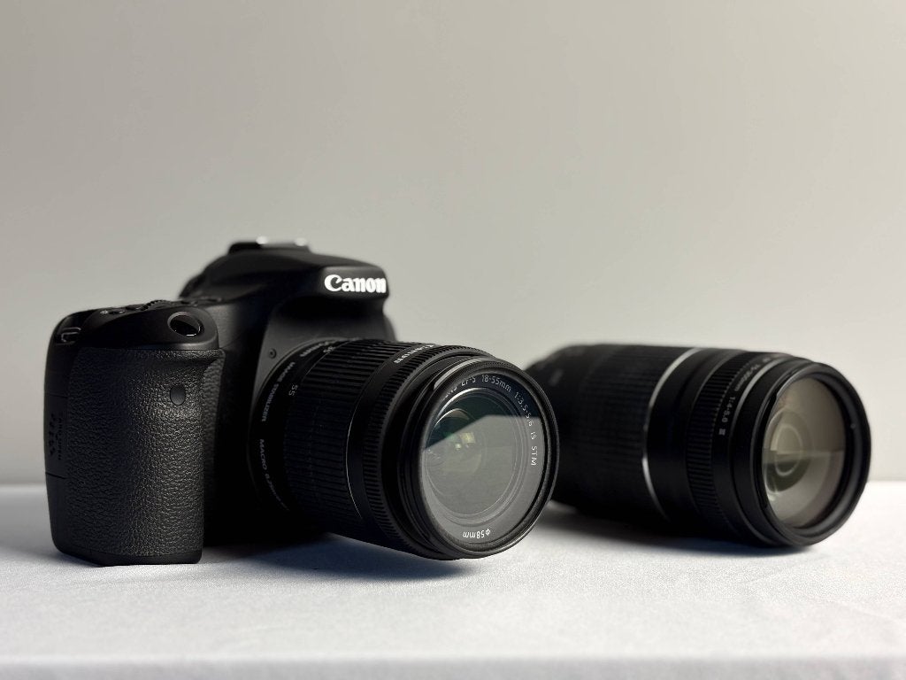 Canon EOS 70D + 18-55mm + 75-300mm+..| Slechts 2.997 clicks!, 20 mégapixels, Enlèvement ou Envoi, Canon, Écran inclinable/pivotant