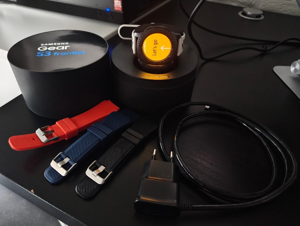 Samsung Gear S3 Frontier + extra bandjes, Étanche, Enlèvement ou Envoi, Avancer d'un pas, Utilisé