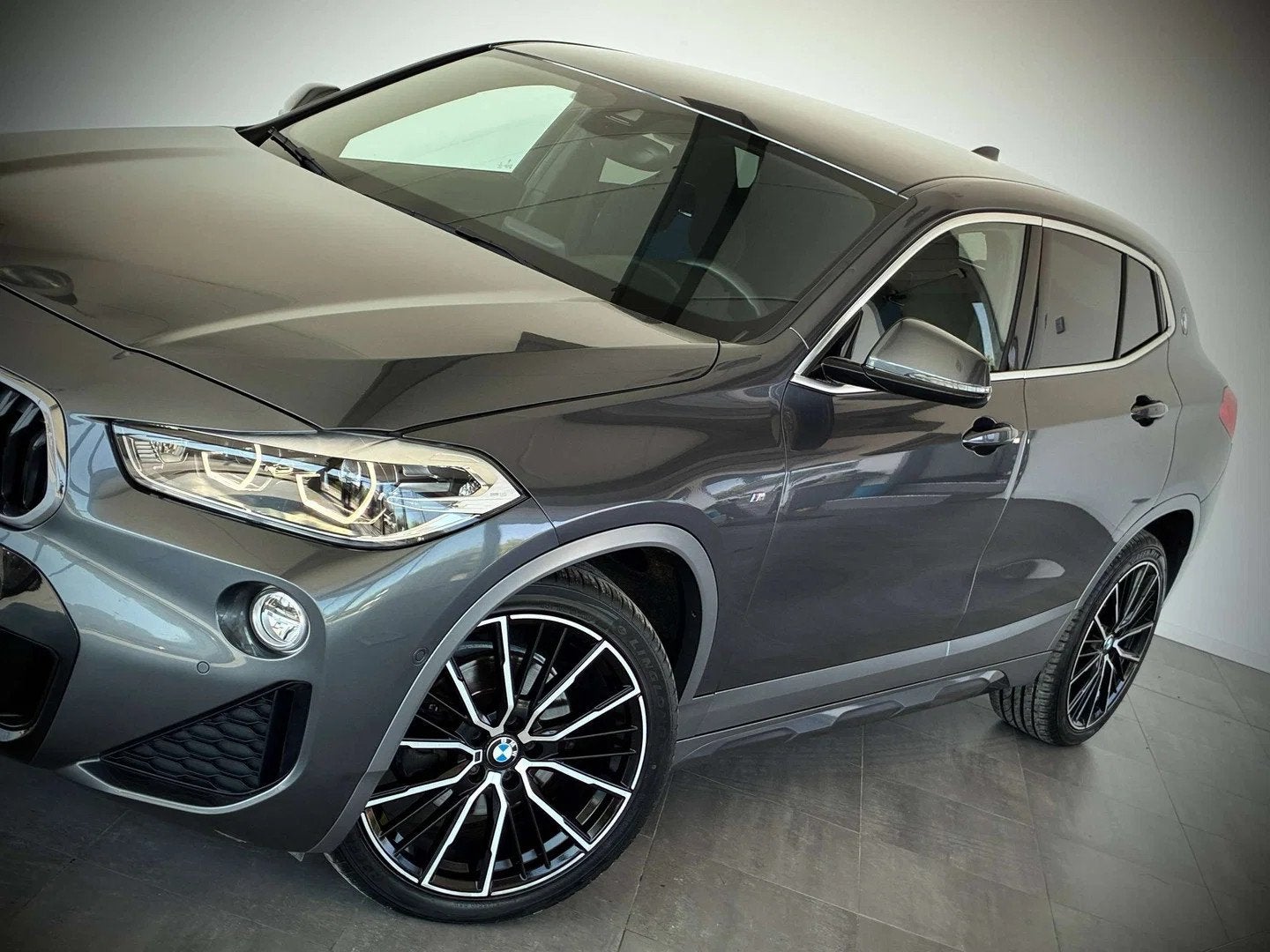 BMW X2 1.5iA FULL PACKM-GPS-ALCANTARA-JANTES19-PDC, Argent ou Gris, https://public.car-pass.be/vhr/8b8046b3-9c89-43ad-8a4a-95480e61abb5