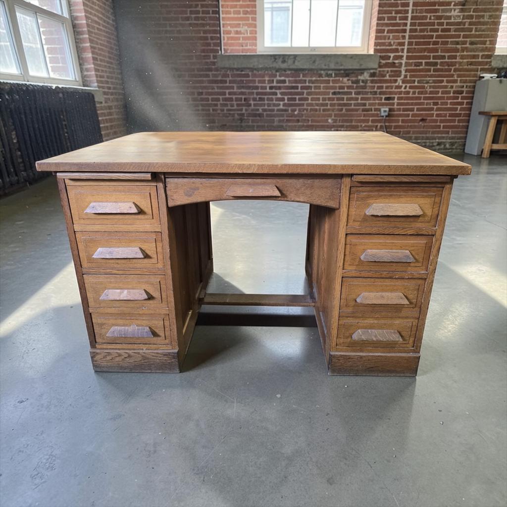 Vintage masssief houten bureau / desk, Ophalen