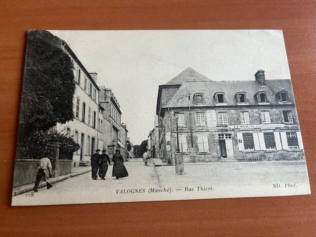 Carte Valognes (Manche): Rue Thiers-Postes militaires-1912, Collections, Enlèvement ou Envoi, Avant 1920, Affranchie, France