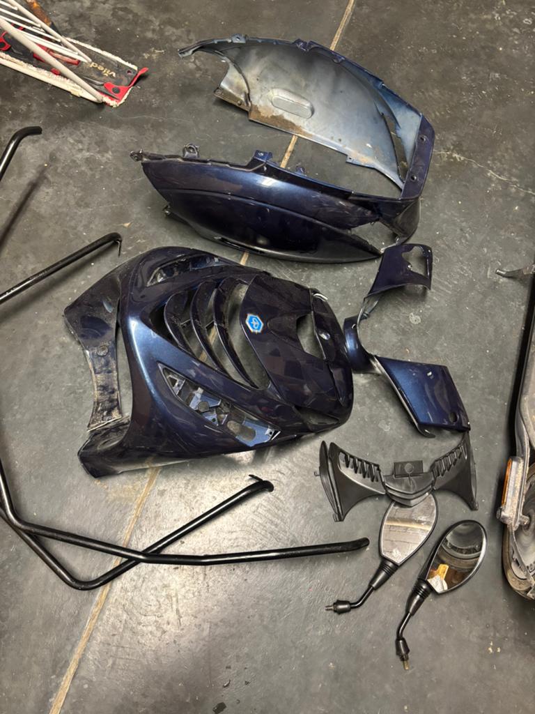 Piaggio zip kappenset en valbeugels, Enlèvement, Utilisé