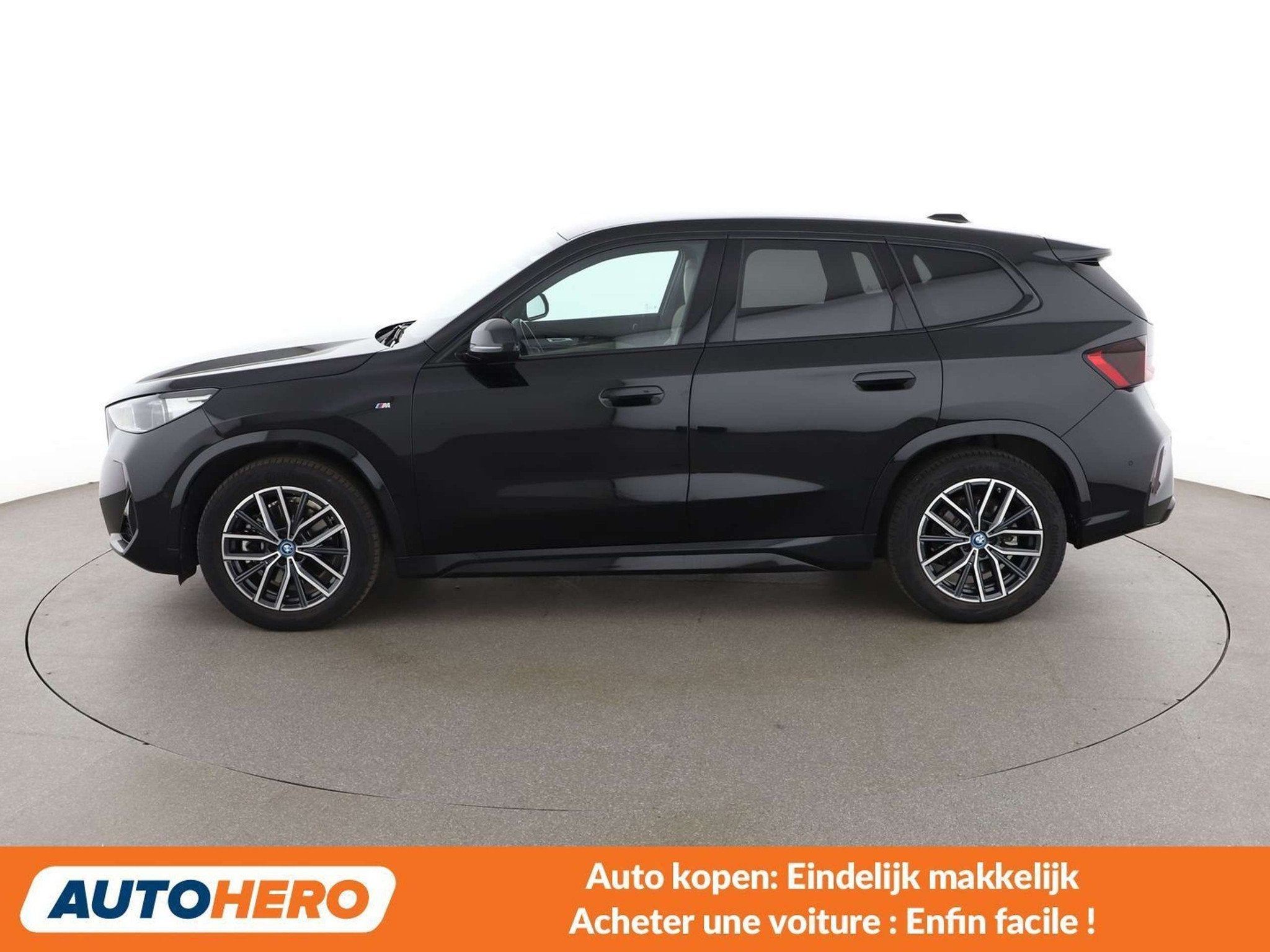 BMW iX1 xDrive 30 M Sport (année de construction 2023), Autos, Cuir, Achat, Beige, 5 portes