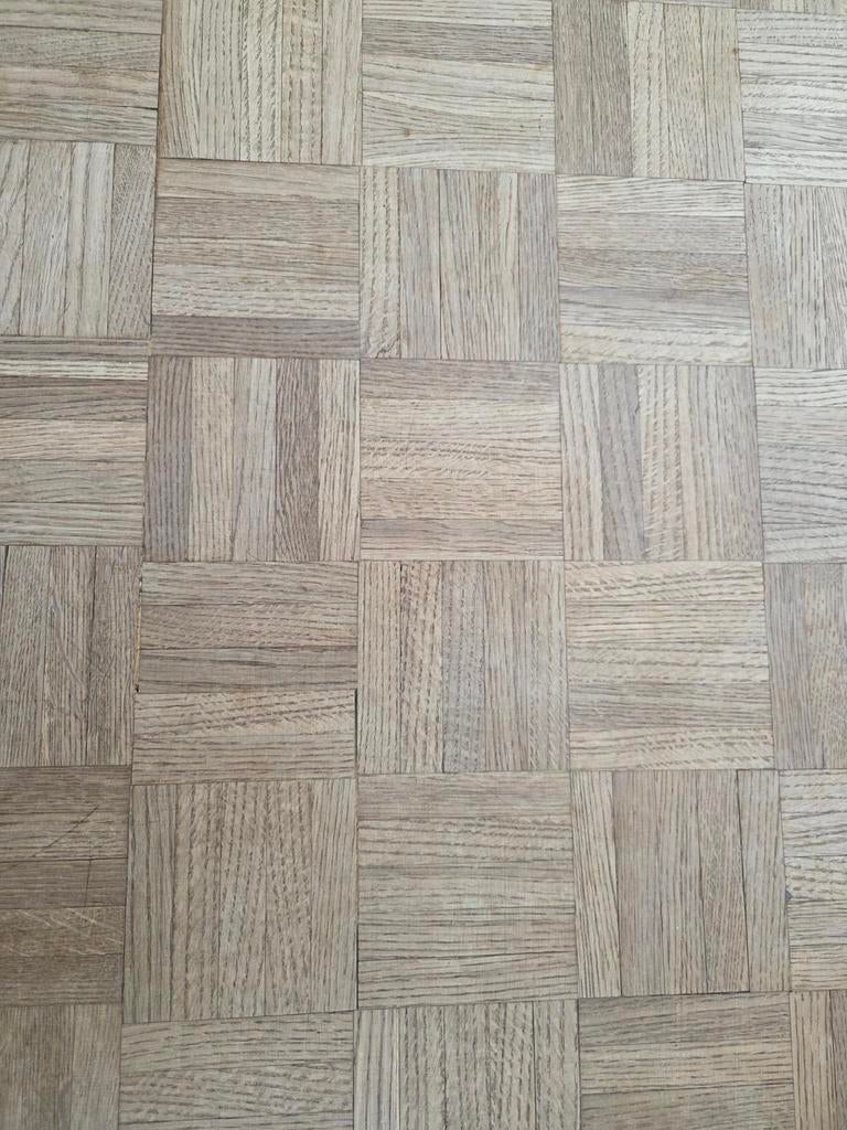 Beau parquet en véritable bois