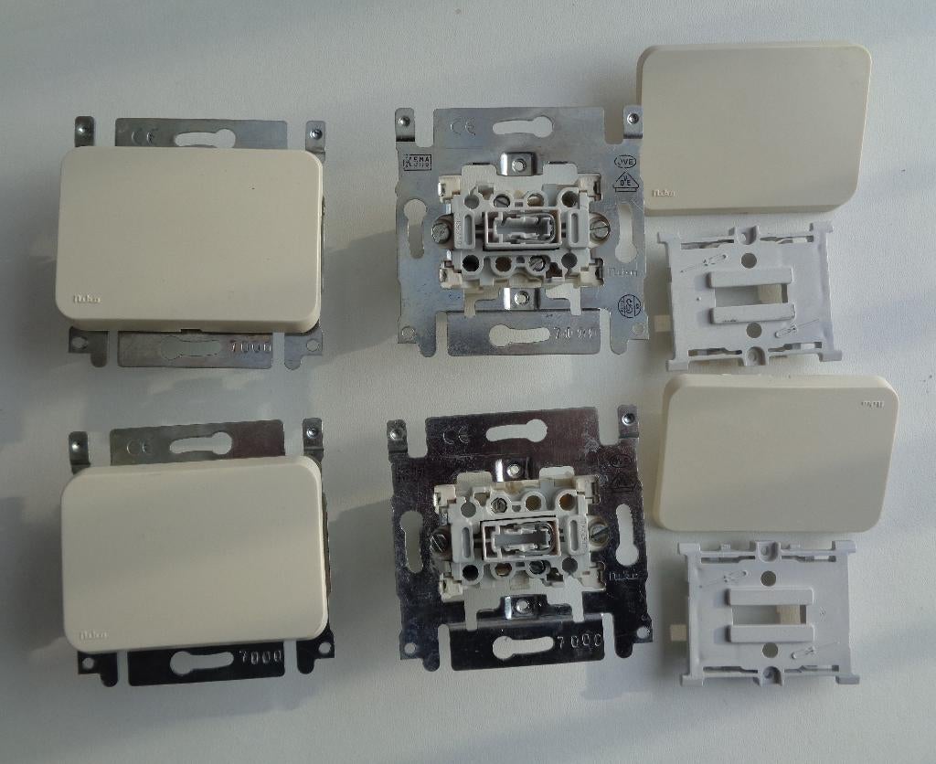 Niko drukknoppen 7000 PR20 crème, Doe-het-zelf en Bouw, Elektriciteit en Kabels, Ophalen of Verzenden, Nieuw, Schakelaar