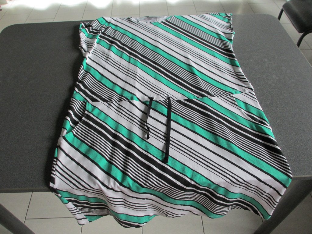 groen-zwart-wit gestreept dameskleed, Ophalen, Maat 46/48 (XL) of groter, Enjoy, Zo goed als nieuw
