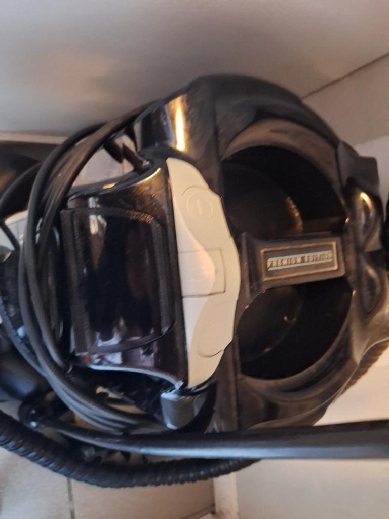 Aspirateur à eau de marque Rotello, Enlèvement
