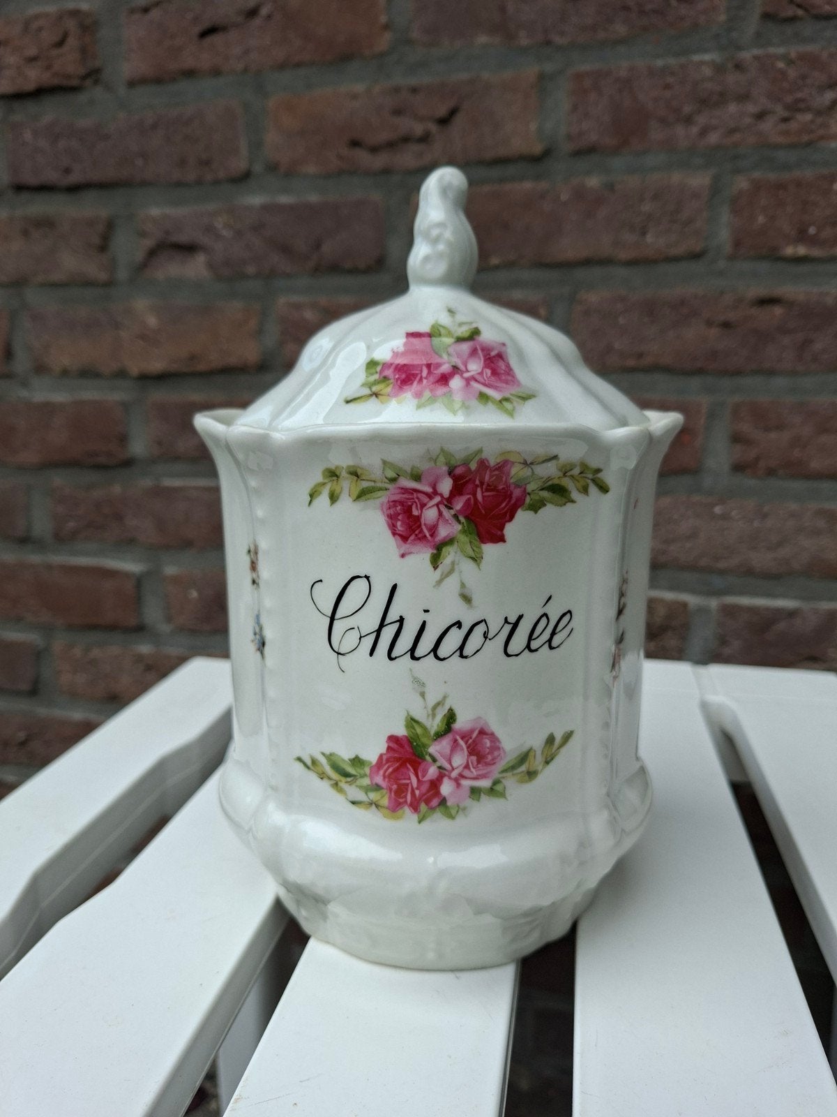 Porseleinen bewaarpot met bloemenmotief, Ophalen