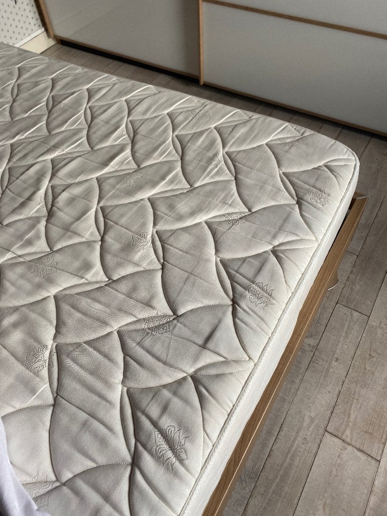 Matelas a donner longueur180sur 160 de largeur, Matelas, Enlèvement, Utilisé, Autres dimensions