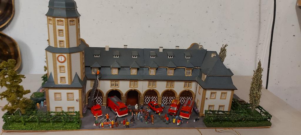 HO Open-deur-dagen hulpdiensten, Hobby en Vrije tijd, Modeltreinen | H0, Gebruikt, Brug, Tunnel of Gebouw, Gelijkstroom of Wisselstroom