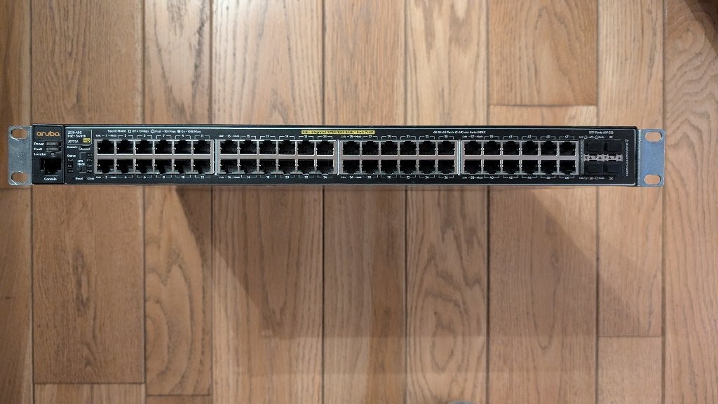 Aruba 2530-48G-PoE+ Switch (J9772A) - PoE+ 48 poort - 4 SFP, Informatique & Logiciels, Commutateurs réseau, Utilisé, Enlèvement ou Envoi