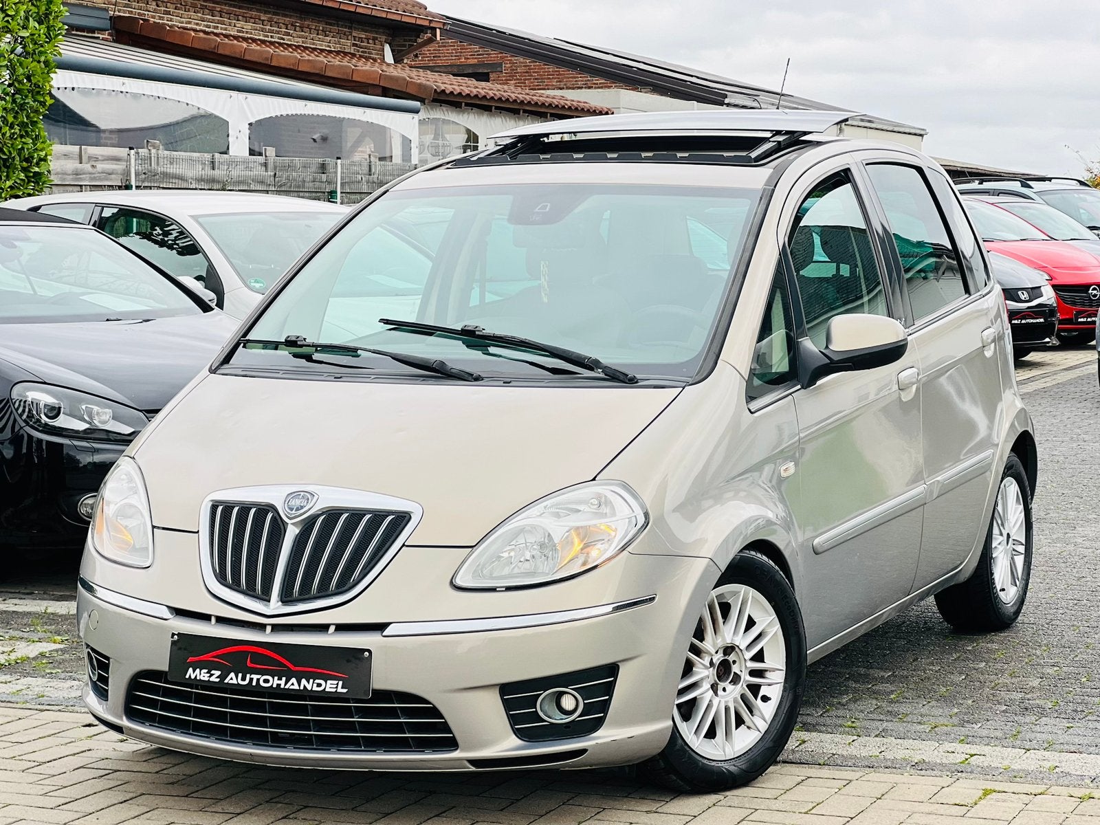 Lancia Musa 1.4 BENZINE || AUTOMAAT || EURO 5 || LEDER ||, Auto's, Automaat, Euro 5, Monovolume, https://public.car-pass.be/vhr/3b46356c-e4b1-40a5-8952-05afcfa4749e