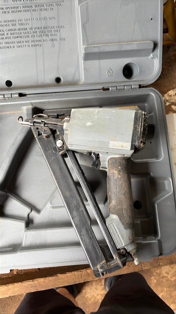 Senco spijkermachine, Ophalen, Gebruikt
