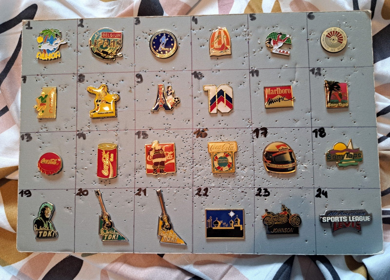 pins pin's à la case, Enlèvement