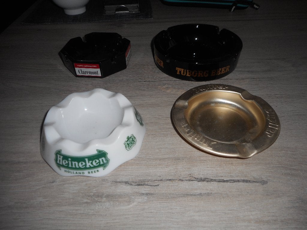 4 assenbakken tuborg , claremont , jupiler en heineken, Ophalen of Verzenden, Zo goed als nieuw, Asbak