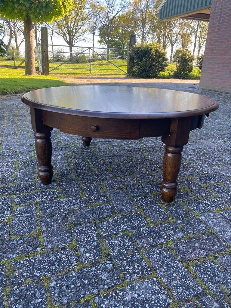 Table basse ronde en chêne massif foncé, 4 table tiroir, 100 à 150 cm, Moins de 50 cm, Enlèvement ou Envoi, Rond