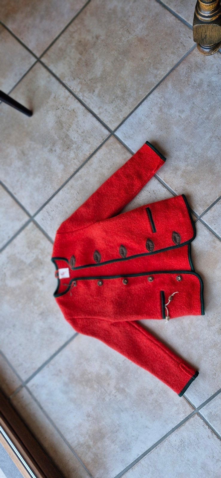 veste autrichienne verte et/ou rouge, Enlèvement, Comme neuf