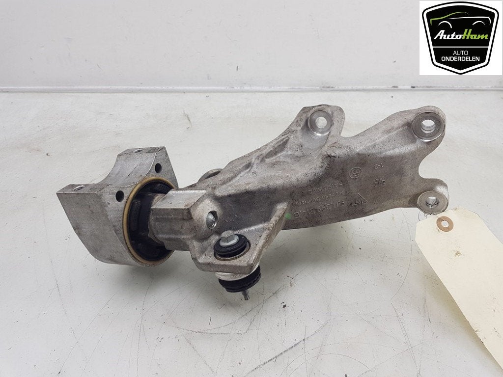 MONTAGE MOTEUR Porsche Taycan (Y1A) (|9J1399514B|), Porsche Deutschland GmbH, Porscheplatz 1
70435  Stuttgart, DE, Porsche, Info@porsche.de