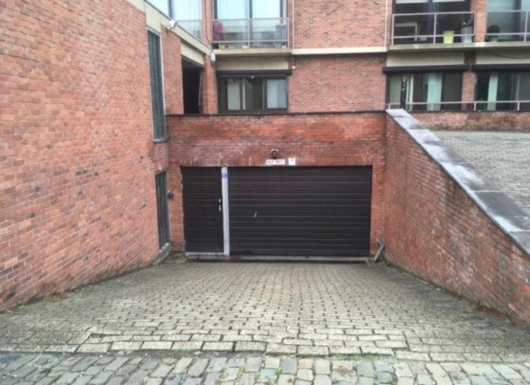 TE HUUR: ondergrondse parkeerplaats P.Poulletlaan 3000Leuven, Immo, Garages en Parkeerplaatsen, Leuven