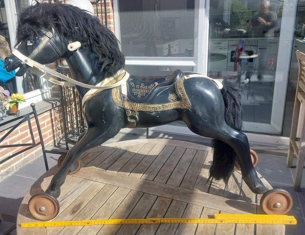 Paard op wielen, Ophalen