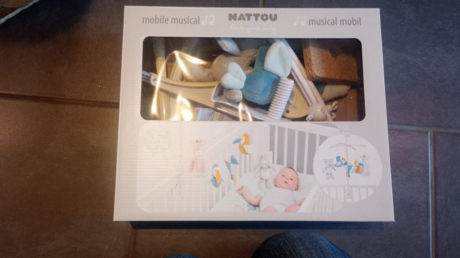 Nattou muziekmobiel, Ophalen