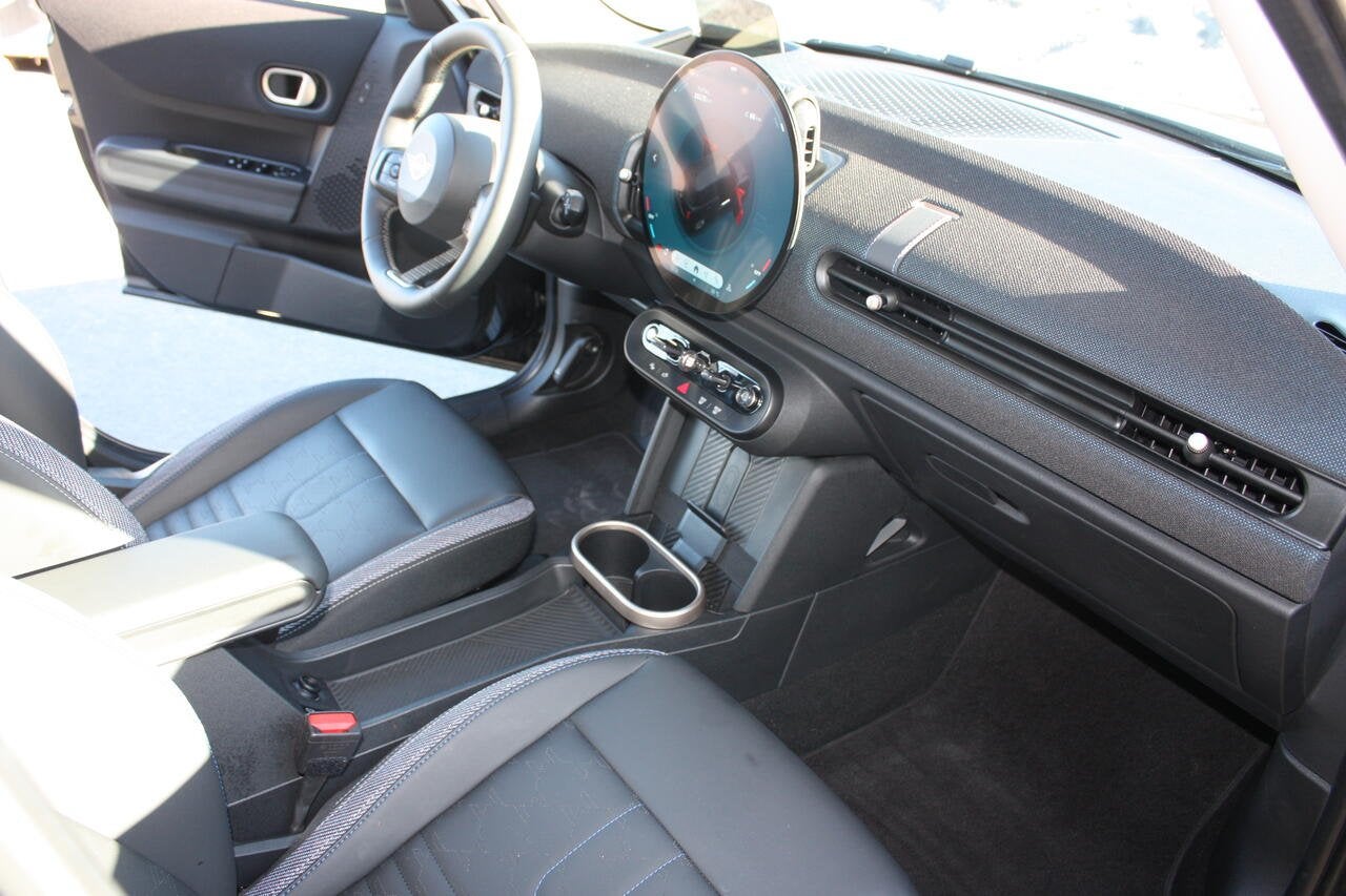 MINI Cooper C AUTOMAAT // APPLE CAR PLAY // HUD, https://public.car-pass.be/vhr/8363d7cc-ff06-4c4b-af0b-9f146fd6e71c, 0 kg, Zwart