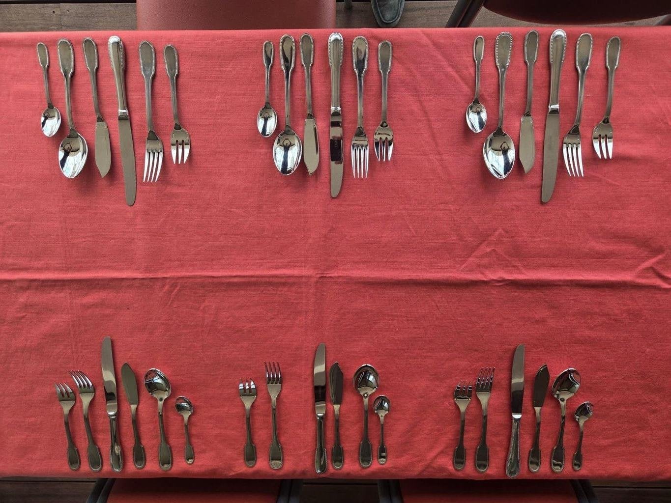 Superbe motif de trente pièces neuf en métal argenté, perle, Enlèvement ou Envoi