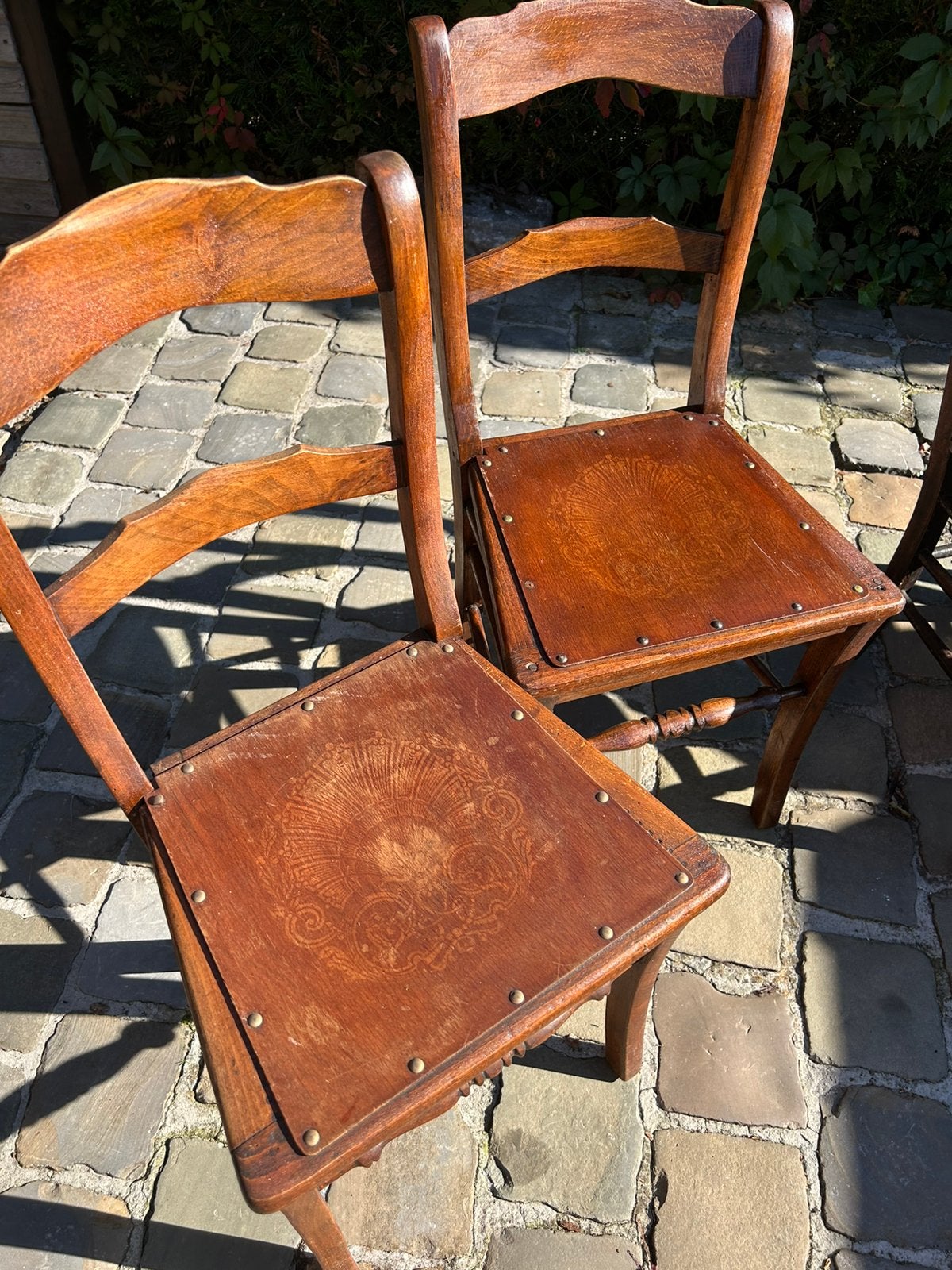 Boeren stoelen, Ophalen