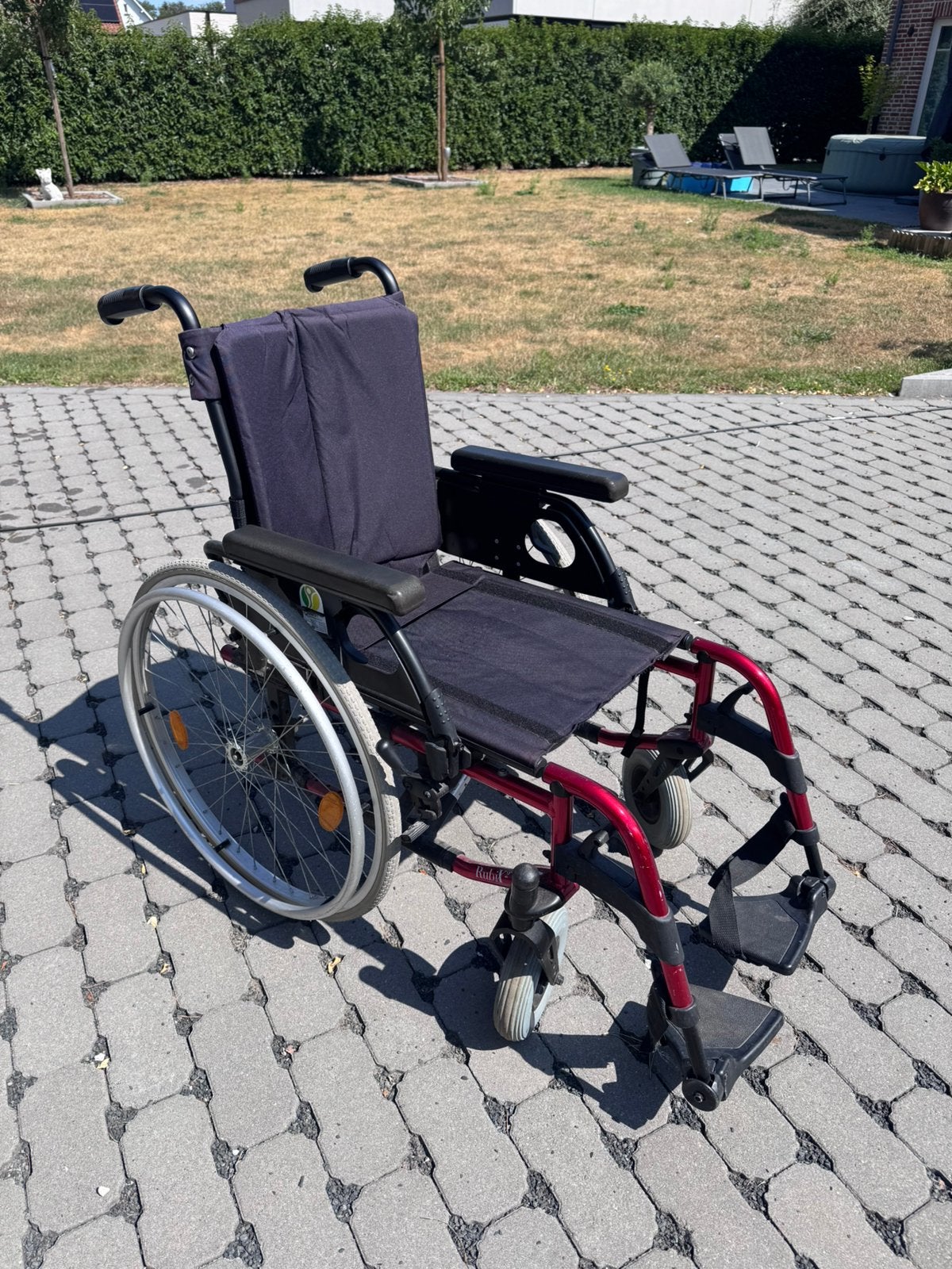 1 Rolstoel en 2 rollators, Enlèvement, Pliant, Utilisé, Fauteuil roulant à pousser