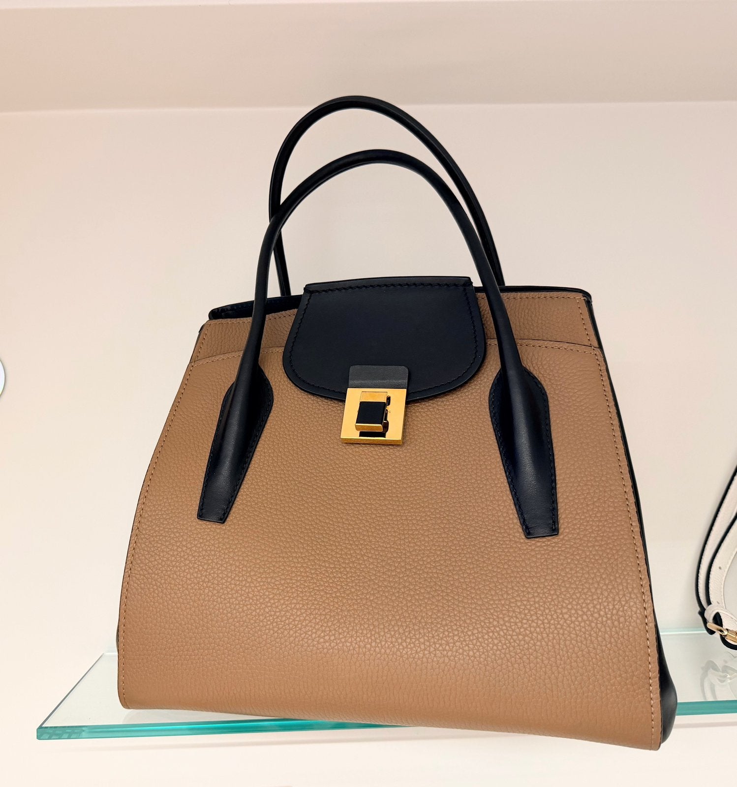 Michael kors handtas, Ophalen of Verzenden, Zo goed als nieuw, Zwart, Handtas