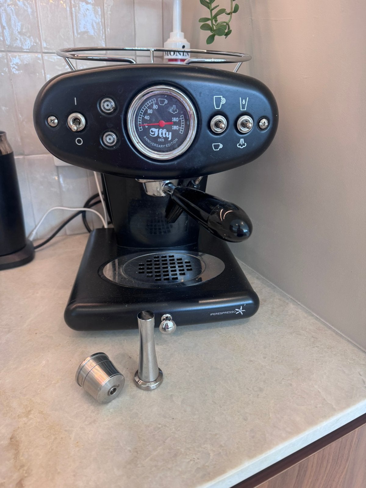 Illy iperespresso koffiemachine, Café moulu, Réservoir d'eau amovible, Enlèvement ou Envoi, 1 tasse